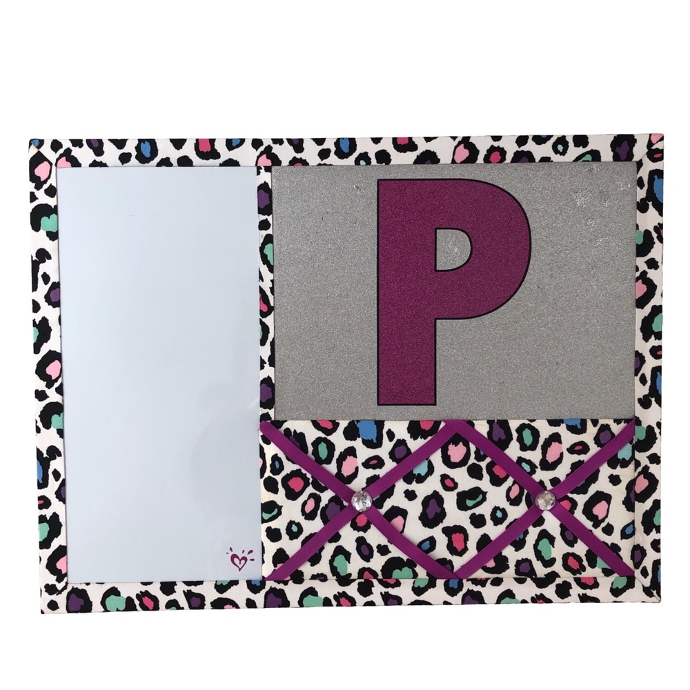 Bulletin board/white board - including pushpins